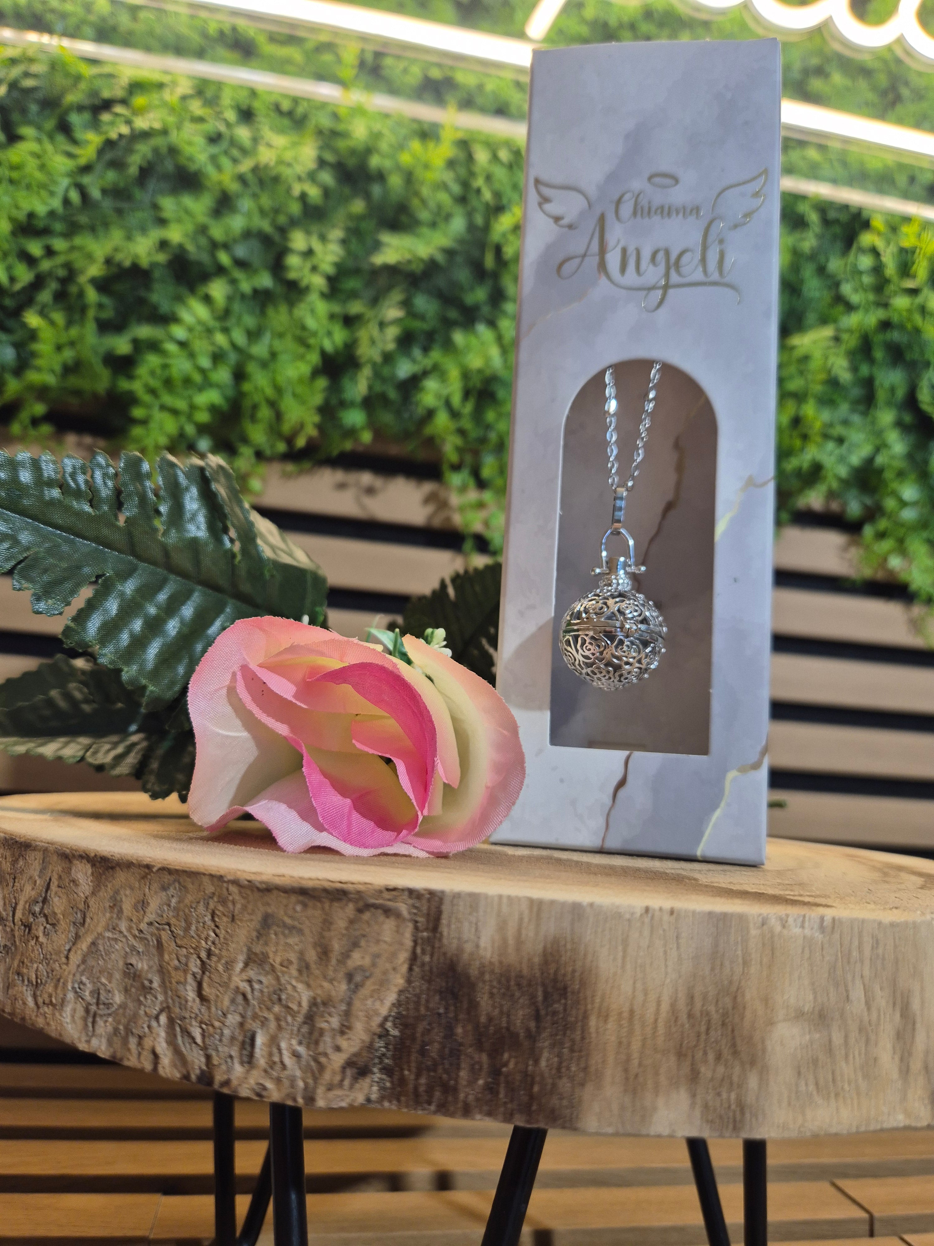 Collana chiama angeli