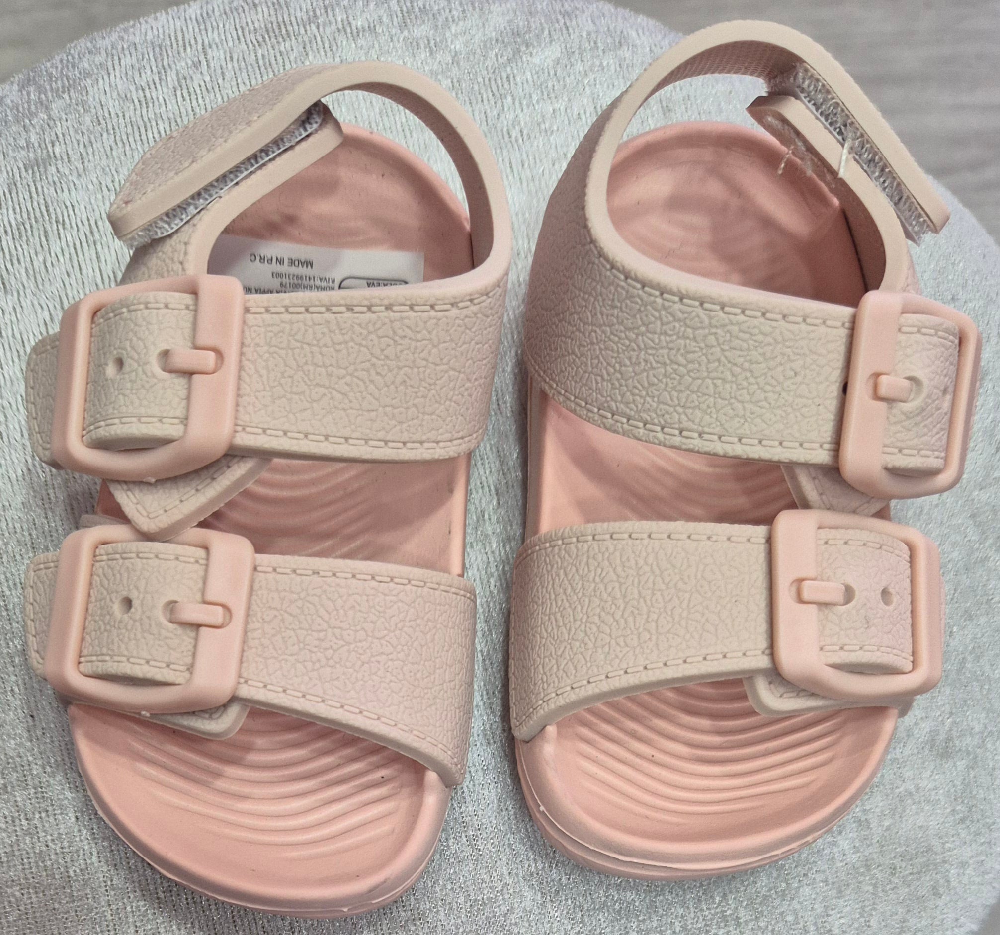 Ciabatte in gomma con strappetto sul retro